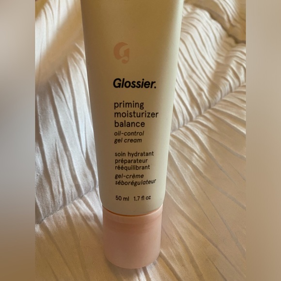Glossier Priming Gel Moisturizer - Picture 2 of 5